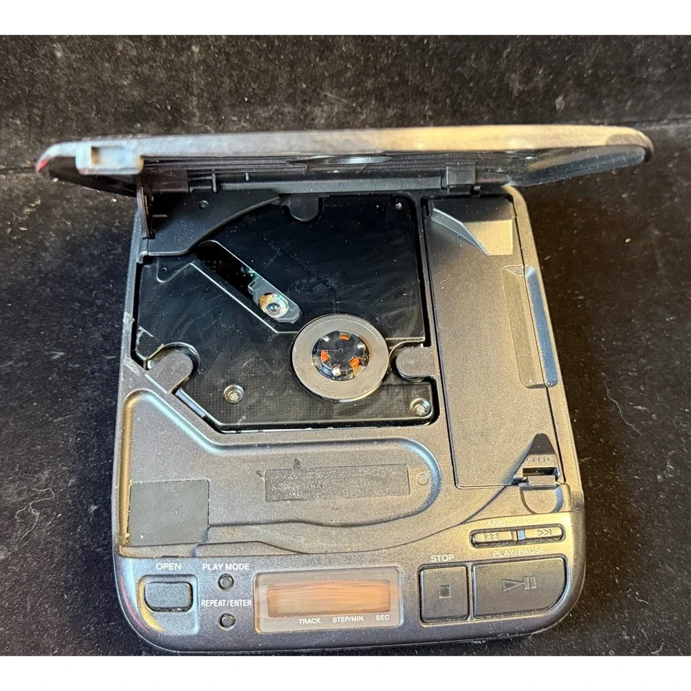 Vintage Sony Discman D-34 Portable CD Player- Mega Bass w/Car Kit and Case WORKS